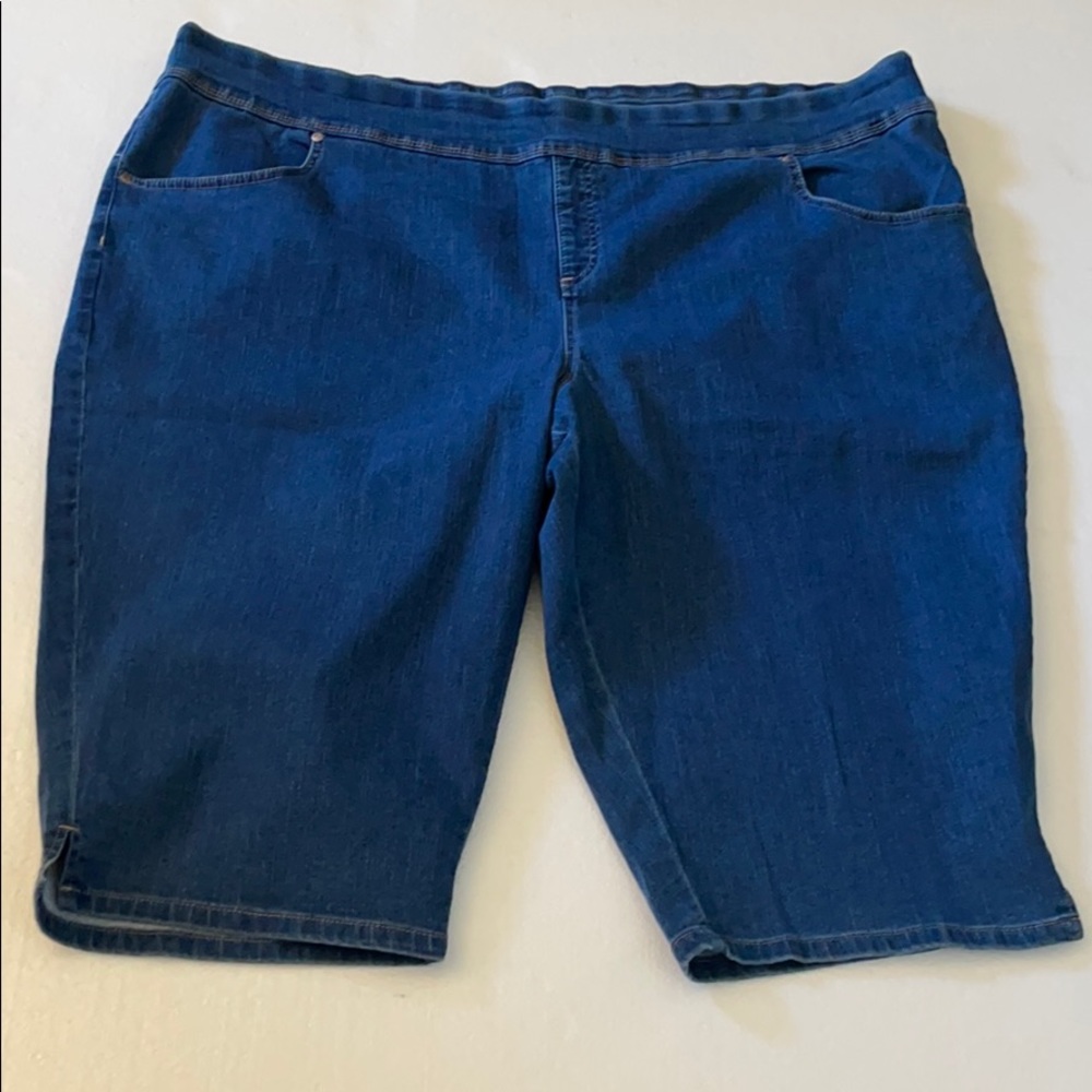 Level Eight Capri Stretch denim Shorts